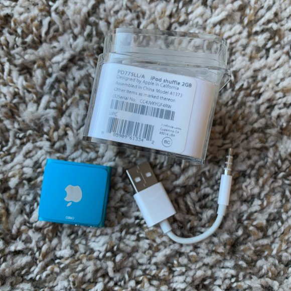 Like New iPod shuffle (4th Generation) 2GB Blue A1373 - Picture 5 of 6
